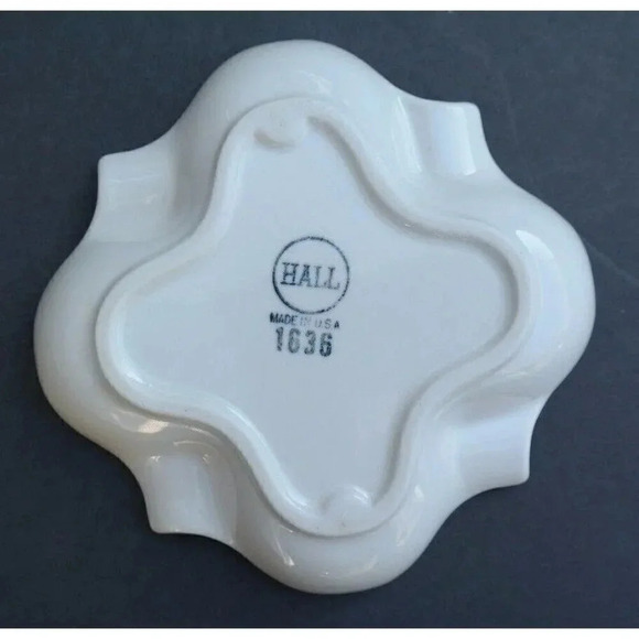 Vintage White Swirly Initial D In Gold Large Ashtray Stamped Hall - Picture 2 of 2